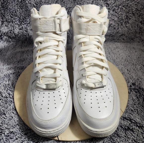 Nike Air Force 1 High '07 Triple White Retro OG Sneakers Mens Size 10.5 - Picture 3 of 9